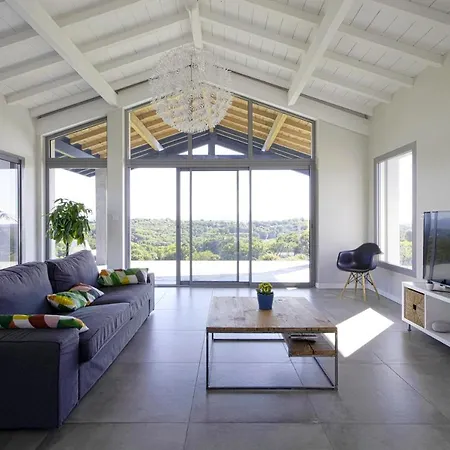 Prázdninový dům Maison Au Calme Avec Vue Sur Les Montagnes *