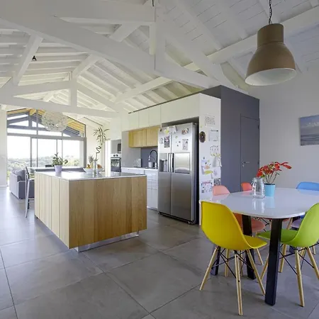 Prázdninový dům Maison Au Calme Avec Vue Sur Les Montagnes *