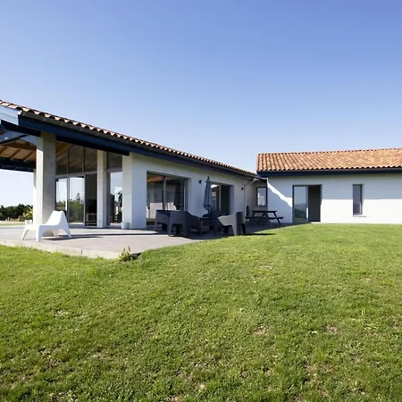 Maison Au Calme Avec Vue Sur Les Montagnes Hébergement de vacances