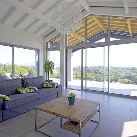 Maison Au Calme Avec Vue Sur Les Montagnes